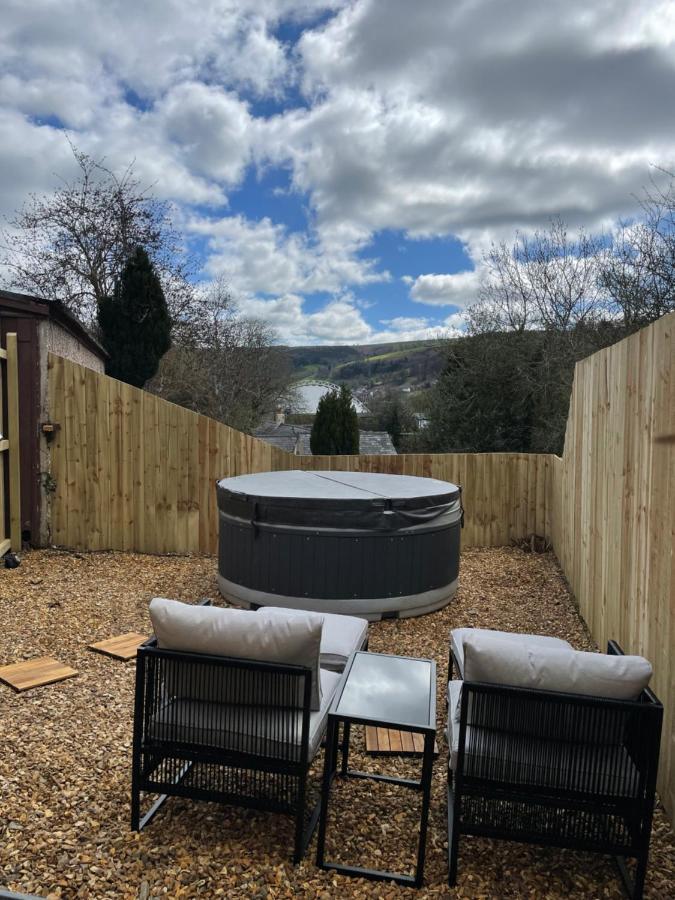 Dee Lodge With Private Hot Tub 兰戈伦 外观 照片